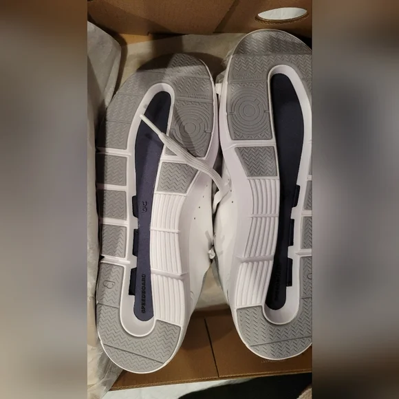 On Running White and Green Men's Sneakers